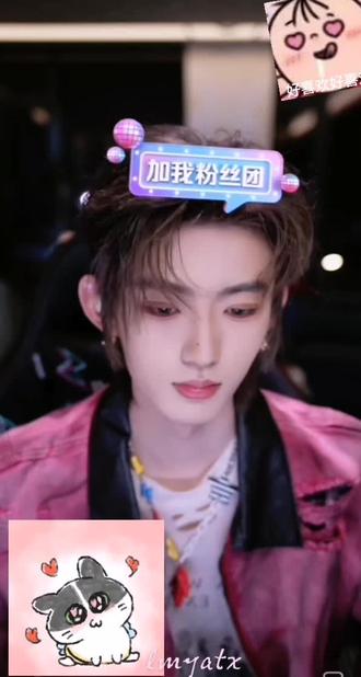 哥哥手部动作越来越好了呢@花青素 @花青素的垃圾桶🦋 #花青素 #花青素的今日素递 #谁来管管花青素的碎嘴子 #手势舞 #甜甜的