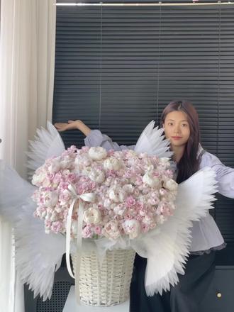 六翼天使抱抱桶制作
#花束制作 #花束制作教程 #昆明花店 #花礼定制 #520花束