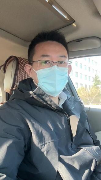 起亚嘉华公务版,高端商务出行首选!2.0T+8AT动力强劲,底盘稳、乘坐舒适。7座大空间宽敞规整,双侧电动门上下便捷。配置实用、安全拉满,稳重体面、性价比出众,公务接待、商务出行,选嘉华更有面!