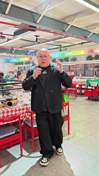 周一到周五欢迎来莱州,周末想放松就来在掖城大排档!#在掖城大排档#氛围感舞蹈 #放松一下心情 #情绪价值拉满