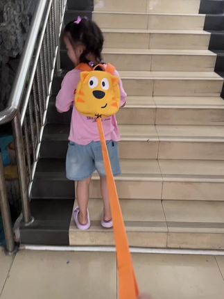 暑假出去玩 只要是宝宝会走路的!#hape 这款防走丢书包一定要安排上!外面人山人海的!有了这个就特别安心!关键现在清库存价格超级划算!#书包推荐#防走丢书包#母婴好物 #带娃出行