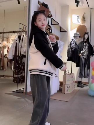 #上热门 #秋冬新款 #外套穿搭 #棒球服 #强烈推荐