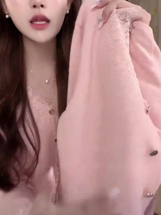 #针织衫 好温柔~2025秋季新款甜美V领蕾丝拼接套头毛衣针织衫长袖上衣女 #面料柔软舒适 #洋气时尚 #时髦精 #毛衣针织衫