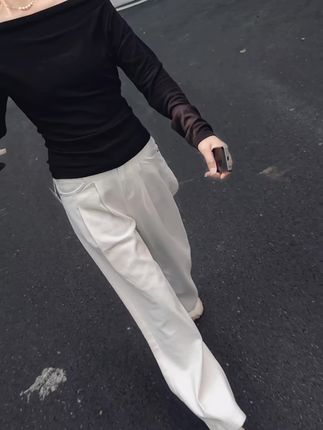 因为太想念 所以总想见, 因为不能见 所以总想念,入了心的人,见与不见,都会想念……#穿搭 #牛仔裤#简约穿搭 #休闲穿搭 #秒变大长腿