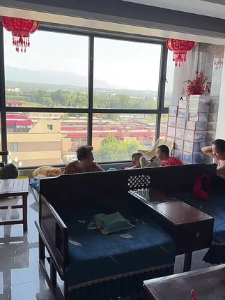 天天不是米就是面,大姑姐都开始发愁不知道该做啥,今天我下厨给大家来个过桥米线,没想到一会光盘了,一家老小都爱吃,#发愁吃什么 #过桥米线