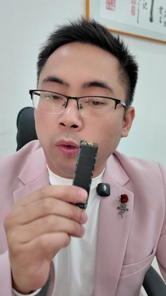 有些颗粒看着像名牌,其实是“化妆”画出来的?教你一眼看穿!#电脑 #内存 #固态硬盘 #硬盘 #显卡
