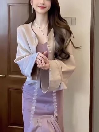 #今日穿搭 #高级感穿搭 #每日穿搭更新 #时尚气质穿搭 #美搭尽显女神范