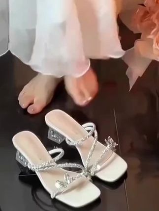 #初式水钻套趾凉拖鞋女外穿百搭仙女水晶粗跟一字拖#洋气外出拖鞋 #好穿又实惠 #时尚风拖鞋 #夏季凉拖