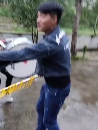 二哥今天是你生日,你在那还好吗,这是你刚刚拍抖音的时候叫我拍的视频。那时候的你是多么的阳光幽默。