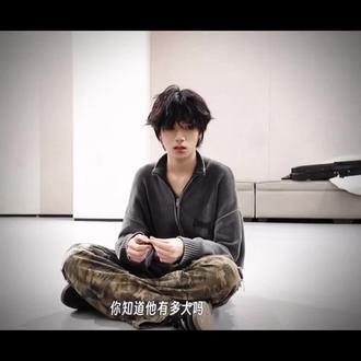 我知道你的一切 你的生日 你的过往 你像海德薇一样圆圆的眼睛 但我踌躇了很久也只敢说一句其实好像知道#橹穆