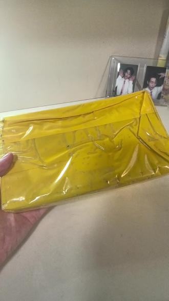 开箱开箱~#黄子弘凡 #奥札 #黄子弘凡代言 #蟹黄堡 #追星周边