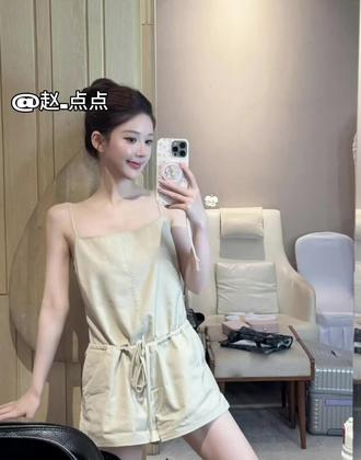 #赵露思 #赵露思年冠女王 #赵露思画室 #张凌赫广场被赵露思粉丝屠了 爱她就为她做点事