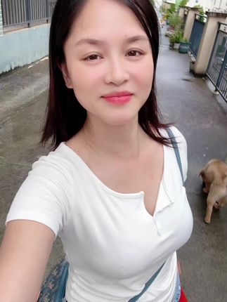 #想你一次落一粒沙 就像白鸽不会爱乌鸦,你像野马不会为我停下,我们走过了一段最美年华,最后变成了最痛伤疤,想你一次就落一粒沙,世上从此有了撤哈拉...
