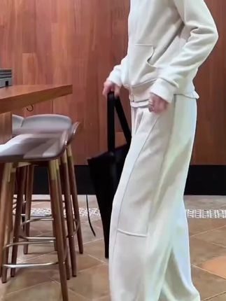 #专柜品质 #时尚穿搭 #休闲两件套 #洋气减龄 #面料柔软舒适