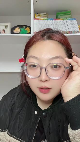 现在的设计师都疯了,马毛内裤又是什么奇葩设计,走路不觉得刺挠吗😂#马毛内裤 #奇葩设计 #菊花裤 #微喇菊花裤 #姨妈裙