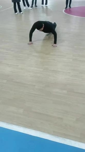 体育教师基本功大赛,最后几个是体育人最后的倔犟。