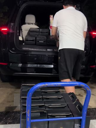 中秋节伴手礼给你们准备好啦,快来认领#中秋送礼 #仓库实拍 #强烈推荐 #果苗哥树葡萄干红