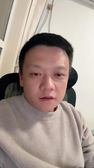 找回你的少年心气! 想要恢复心气,最好的办法就是获得一场世俗意义上的成功。
你说你成功不不了,那就去做件不会失败的事情,一天读一天书读不进去,那就读一页。
你是需要的是正反馈,大量的正反馈,就能把你从深渊中拉回来,记住永远不要否定从前的自己。