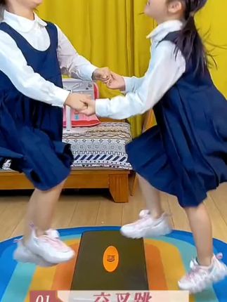 孩子身体不协调,坚持每天带他练习这套韵律踏板操#居家锻炼 #感统训练 #健身踏板 #亲子运动 #居家锻炼