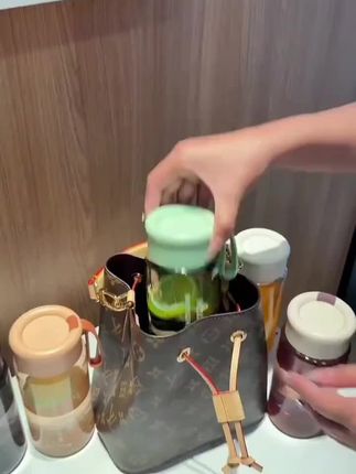 夏季便携塑料水杯大容量带茶隔学生运动直饮户外防摔水杯#好物分享 #水杯 #生活必备 #杯子 #良心推荐茶生活
