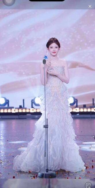 #sk#依依#依依🐽#怒江309
恭喜这个小依依三月公会赛拿下第五名的好成绩
这个月也要谢谢哥哥姐姐们的托举 不断的插旗 不断的更新奖品 为依依的生日月努力 谢谢哥哥姐姐们 还有一直在默默支持依依的 为依依应援的你们 拿到这个好成绩离不开任何一个宝宝的努力 我们都是最棒的 依点点做得好 依点点最棒
晚安大家 祝大家睡个好觉