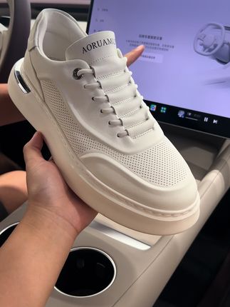 型格点睛,细节制胜,男士夏季小白鞋