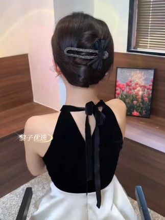 新款气质闪钻蝴蝶结发卡,后脑勺懒人盘发的首选, 时尚又实用,这款发饰让你轻松打造完美发型, 适合各种场合,让你从头美到尾, #气质发饰 #闪钻蝴蝶结 #懒人盘发 #后脑勺夹子 #一字夹发饰