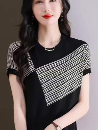 冰丝黑色短袖t恤女2025流行新款妈妈夏装条纹配裤子针织小衫上衣#短袖T恤#针织衫#条纹T恤#穿搭#好物分享