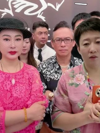【9.9到手3支】Whsa倾色魅惑丝润口红礼盒装,01燃情枫叶,02轻雾番茄,03馥郁车厘子,三种颜色满足不同的需求,滋润不拔干,还不挑肤色 #高品质口红 #提亮肤色又显白 #超美超漂亮 #出门必备