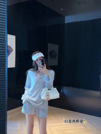 #夏天该有的样子 #可甜可酷可温柔可高冷可妩媚 #慵懒风穿搭 #新衣服可以治愈各种不开心