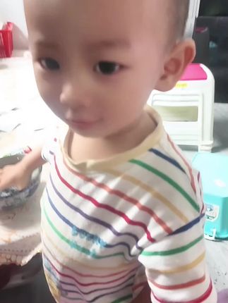 #呆萌可爱 #你家小孩也是这样吗 #萌娃搞笑日常 #记录成长过程 #根本停不下来