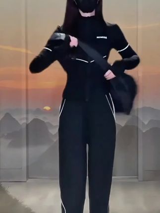 欧货休闲运动女春秋时尚洋气跑步秋季套装女款秋天炸街一整套女装#休闲运动套装#点击小黄车直接购买 @巨量千川