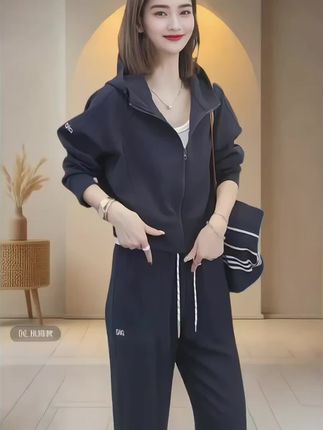 #春秋穿搭 #休闲减龄穿搭 #高端大气 #早秋新款时尚休闲百搭连帽卫衣外套#运动百搭阔腿裤两件套装