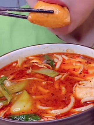 饱满多汁的鱼籽福袋,煮什么汤底都好吃 #夜宵美食 #关东煮 #宅家美食 #聚会美食