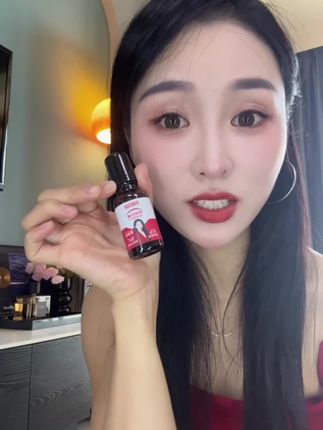 早知道用油不显老 我就应该18岁就把自己灌进油罐子里!#以油养肤 #护肤好物 #眼部精华油