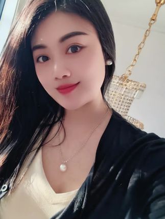人到中年,把自己重新养一遍, 闭嘴、微笑、健忘、 “记忆里,多收藏别人的好 生活中,多温暖自己的心”。 越来越好