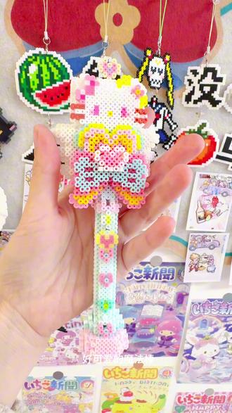 #粉色蝴蝶结魔法棒 #拼豆 #双面有孔 #立体拼豆 今天是非常简单的双面有孔拼豆熨烫教程~