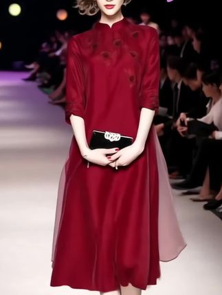 高贵奢华喜婆婆连衣裙 @大海穿搭 #初秋一周不重样穿搭 #优雅气质 #时尚气质穿搭 #这也太好看了 #喜婆婆喜妈妈