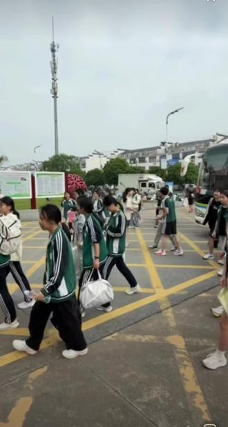 #上热门 #余干县中考体育+实验考试 新时代学校2026届初三体考,新时代学校在读学生填报志愿有不懂的可以私信 #填报志愿
