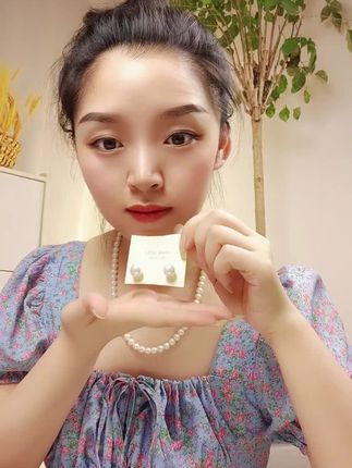 #超便宜超划算 终于找到一款好看又便宜的耳钉,喜欢姐妹放心冲@抖音创作小助手 @抖音小助手