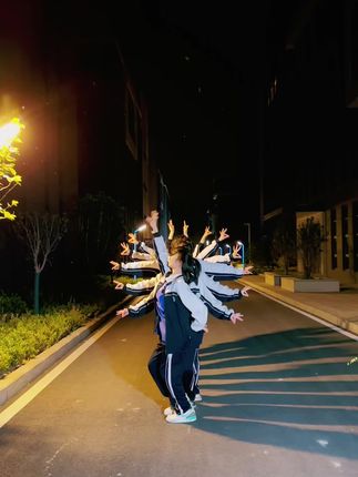 爱跳舞的高中生