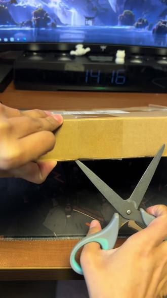 红秀双人杂志开箱,虽然重复两张,却缺了单人云旗小卡,经过我一天全网搜索😭,终于换到了🤧#云旗郝熠然 #红秀杂志 #云熠星河