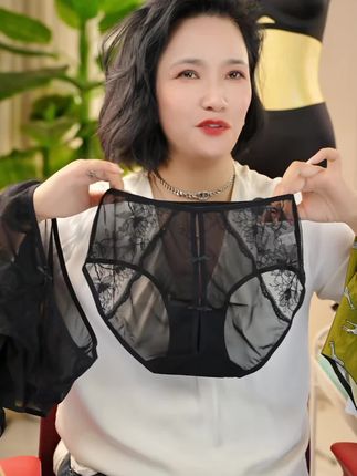 #女性气质穿搭 #性感撩人时尚款