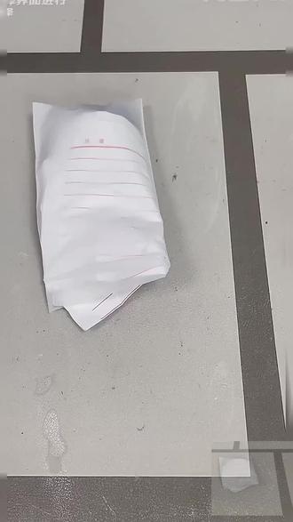 江苏的粉丝朋友寄来的大众钥匙升级液晶钥匙,升级后还增加了靠近车自动解锁,远离车自动锁车,解放双手 #液晶钥匙 #汽车钥匙升级 #大众车钥匙