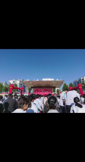 十八逐梦青春启航
莒县一中成人礼现场