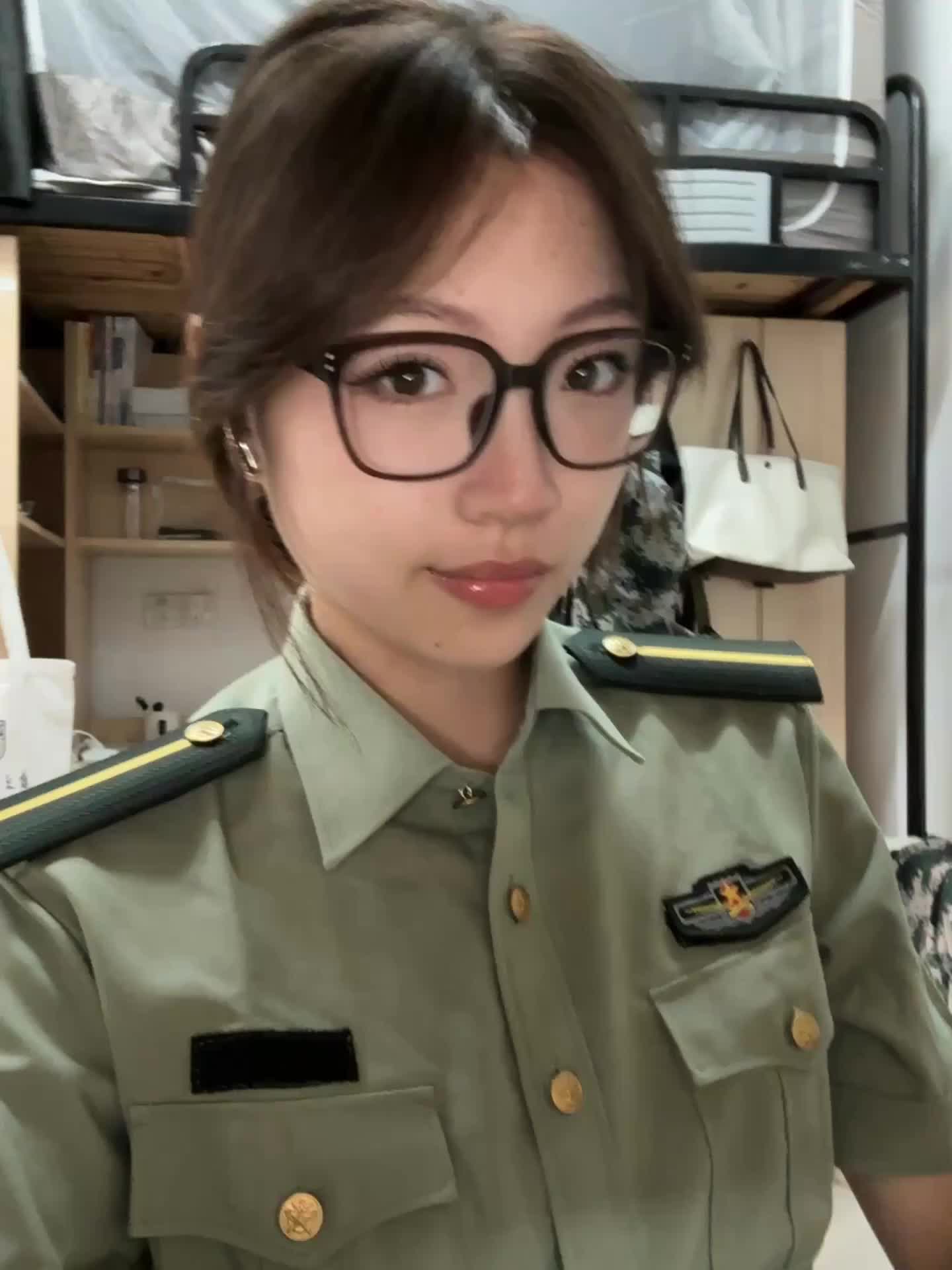 还有几天退伍 想当军嫂的抓紧时间 #大一 #女大学生 #07 #军训 #校园生活