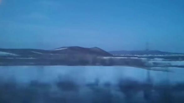 黑土的乡愁,带着闷在胸腔里的低吼,喊不出,闷得只能把故乡得名字嚼碎咽回肚子里,这呐喊,一闷就是一整个冬。#黑土的乡愁#东北 #回家 #乡愁记忆