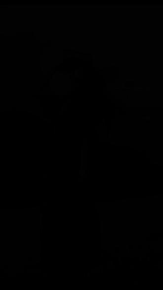 中文翻唱 配音旁白 “允许万物 穿心而过” ========
《只要平凡》以温柔笔触道尽生命本真:你我皆无光环,生而平凡。于离合悲欢中认清遗憾,在烟火日常里坚守勇敢。平凡不是平庸,是认清生活真相后依然热爱,于细碎微光中扎根生长,活出最朴素也最珍贵的生命力量。