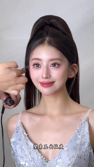 超气质半披发造型正确做法 详细妆造教程#新手学化妆 #长春化妆培训学校 #长春化妆培训学校推荐