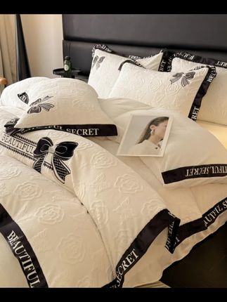 A类雕花牛奶绒四件套全消光床单床笠床盖款加厚保暖防寒床上用品